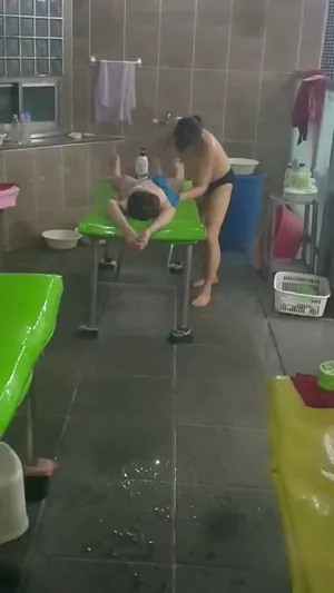 꼼꼼한 세신사 아지매의 손길 2  국산야동 한국야동